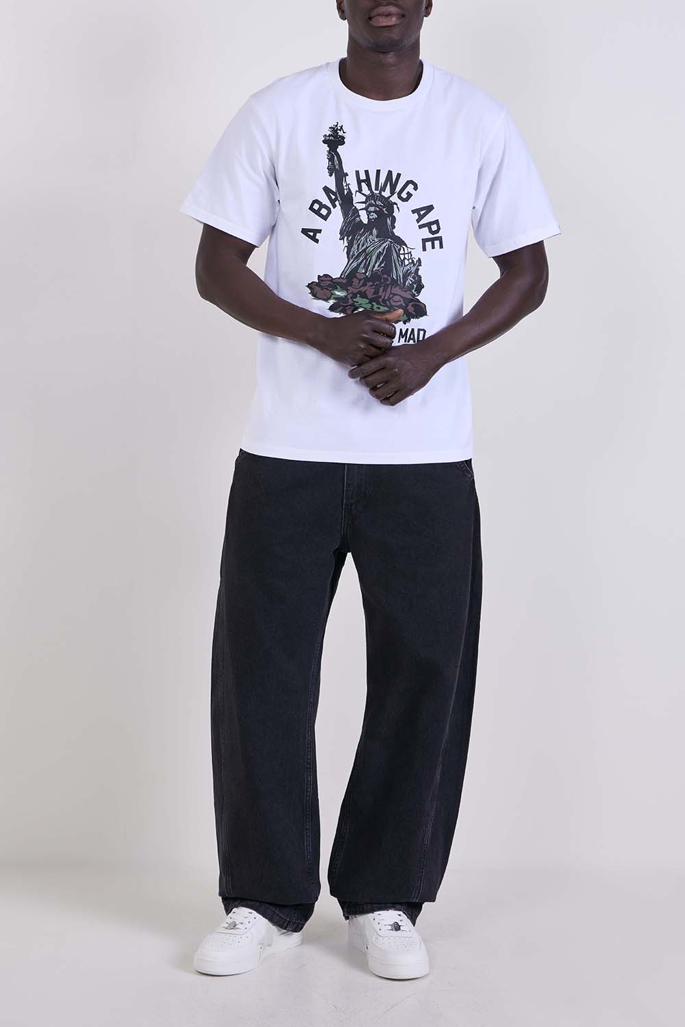 חולצת טי בגזרה משוחררת